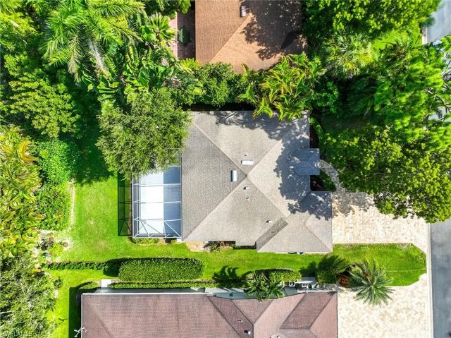 789 Coldstream CT, Naples, FL 34104