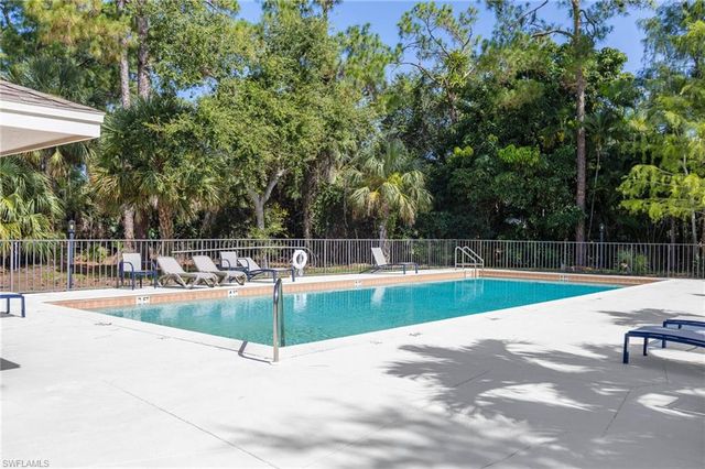 789 Coldstream CT, Naples, FL 34104