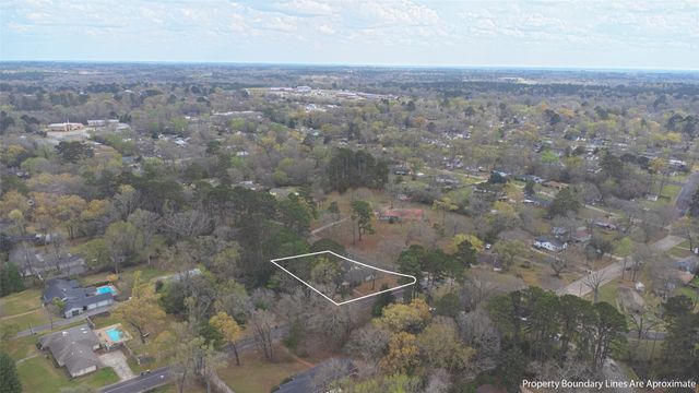 2414 S Martin Street, Kilgore, TX 75662