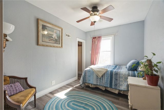 1308 L Ave NE, Cedar Rapids, IA 52402