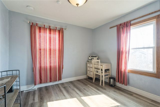 1308 L Ave NE, Cedar Rapids, IA 52402