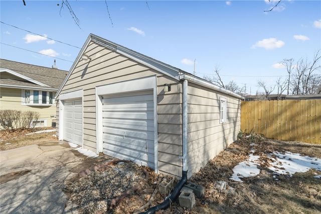 1308 L Ave NE, Cedar Rapids, IA 52402