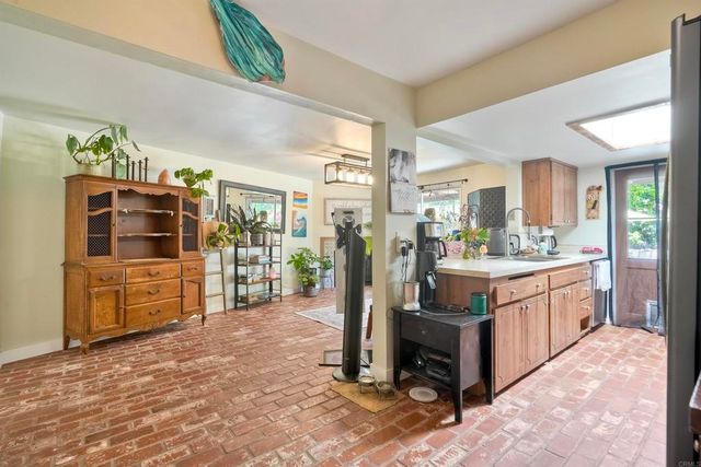 1080 Buena Place, Carlsbad, CA 92008