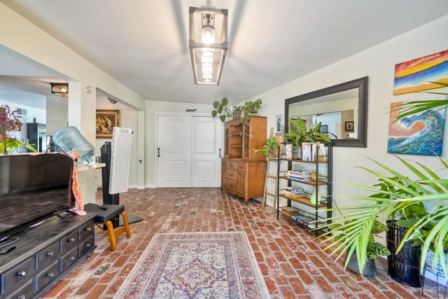 1080 Buena Place, Carlsbad, CA 92008