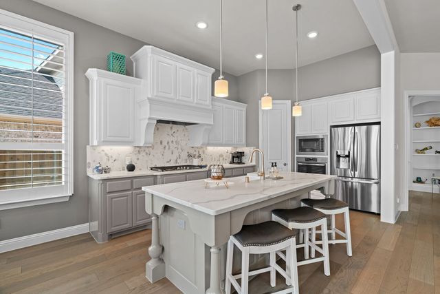 1008 Highpoint Way, Roanoke, TX 76262