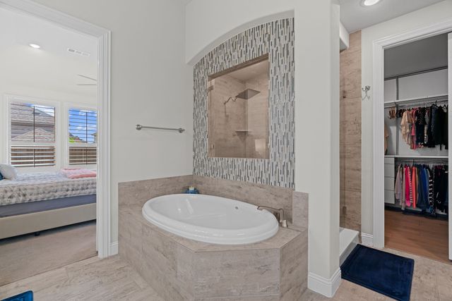 1008 Highpoint Way, Roanoke, TX 76262