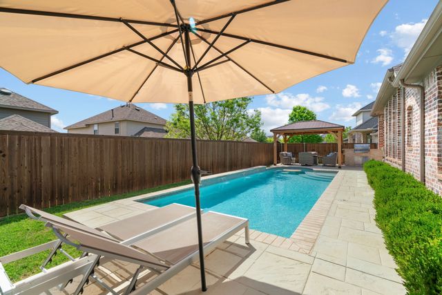 1008 Highpoint Way, Roanoke, TX 76262