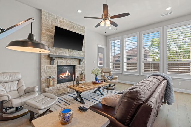 1008 Highpoint Way, Roanoke, TX 76262