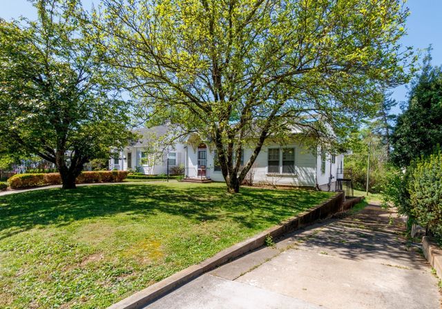 612 Anderson Dr, Clarksville, TN 37040
