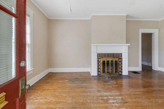 612 Anderson Dr, Clarksville, TN 37040