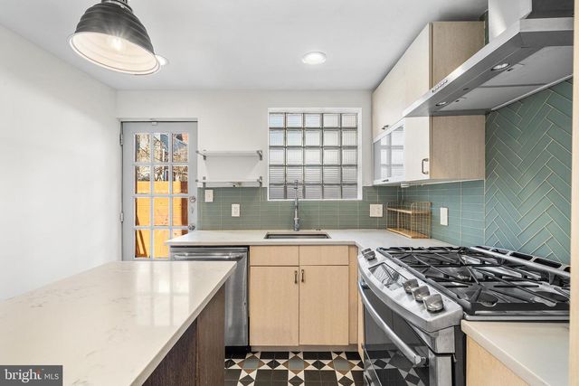 2568 MEMPHIS ST, Philadelphia, PA 19125