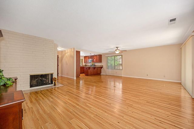 6932 Toluca Ln, Citrus Heights, CA 95621