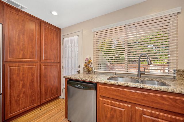 6932 Toluca Ln, Citrus Heights, CA 95621