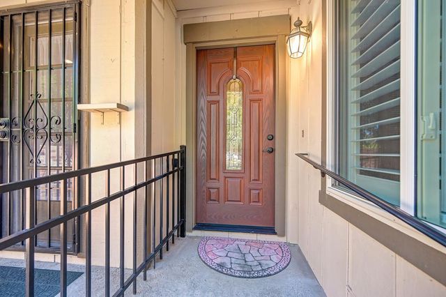 6932 Toluca Ln, Citrus Heights, CA 95621