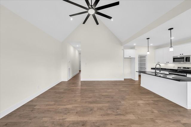 1521 Smartt Station Rd, Morrison, TN 37357