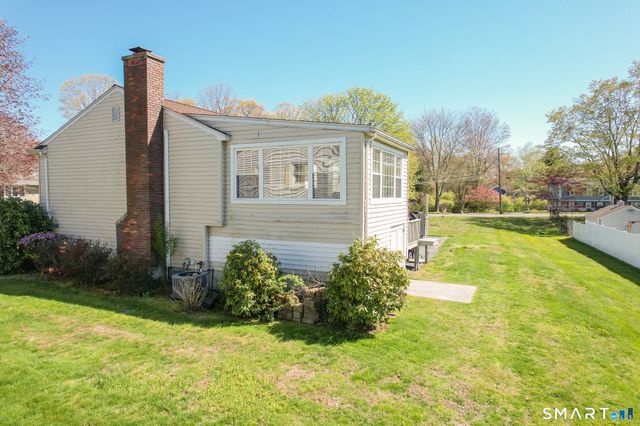 10 Brightwood Lane, Branford, CT 06405