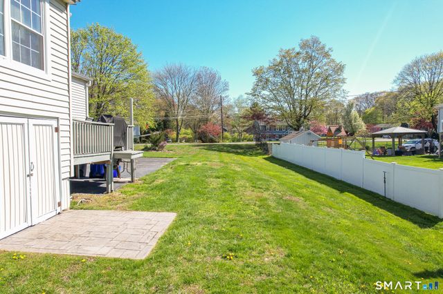 10 Brightwood Lane, Branford, CT 06405