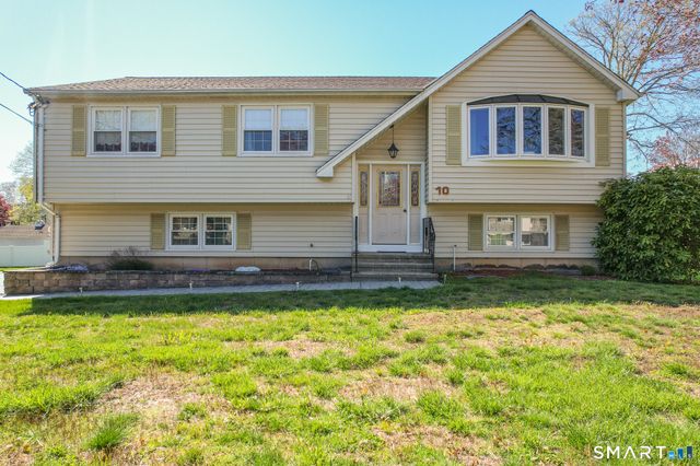 10 Brightwood Lane, Branford, CT 06405