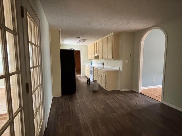 11 Willow Ridge Drive, Hampton, GA 30228