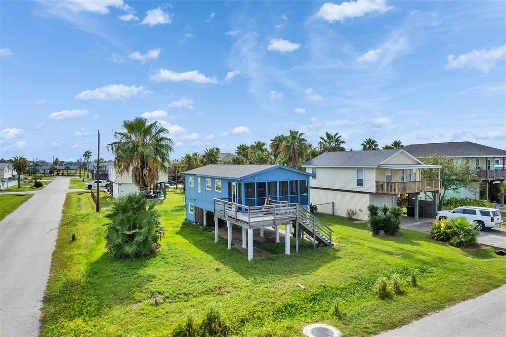 4038 Panola Drive, Galveston, TX 77554