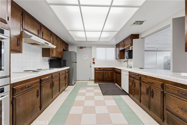 11464 miscou Way, Cypress, CA 90630