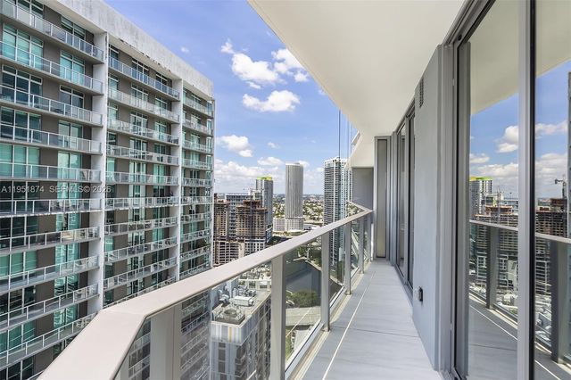 77 SE 5th ST 2615, Miami, FL 33131