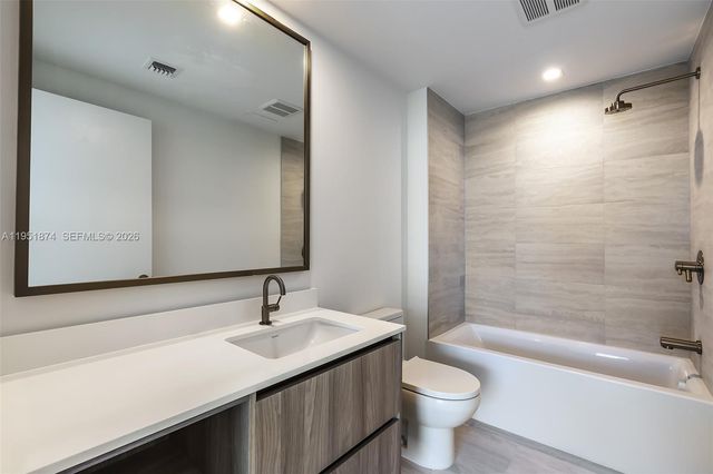 77 SE 5th ST 2615, Miami, FL 33131