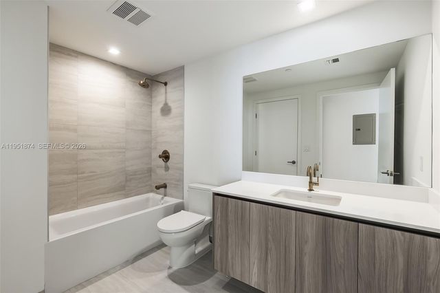 77 SE 5th ST 2615, Miami, FL 33131