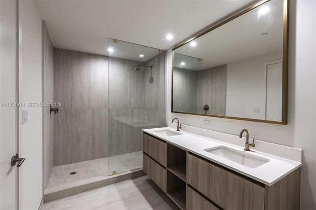 77 SE 5th ST 2615, Miami, FL 33131