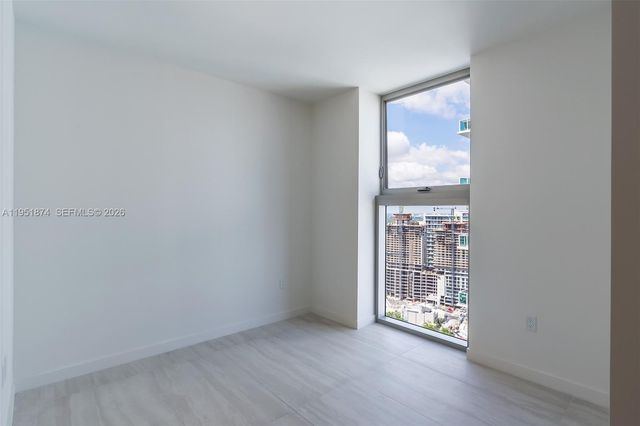 77 SE 5th ST 2615, Miami, FL 33131