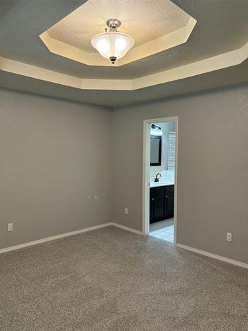 701 Goshawk Drive, Norman, OK 73072
