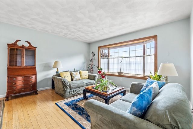 10 Battlemarch Way, Woburn, MA 01801