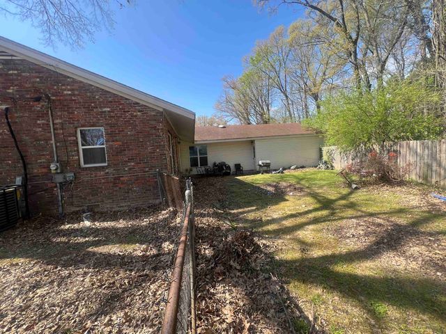 3736 WINDERWOOD CIR, Memphis, TN 38128