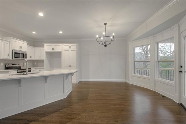 11809 N Wheeling Avenue, Kansas City, MO 64156