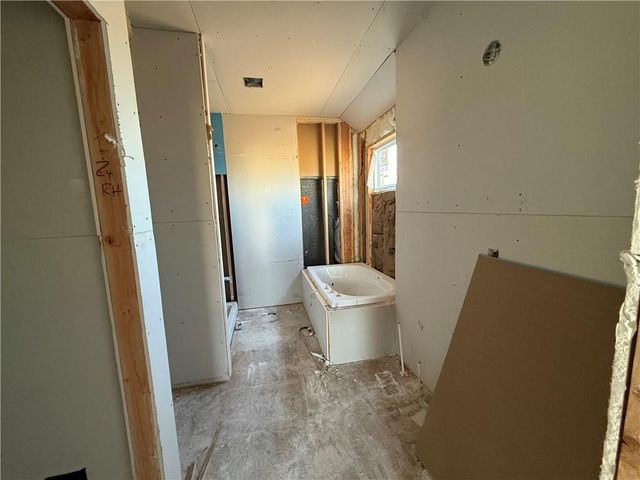 11809 N Wheeling Avenue, Kansas City, MO 64156