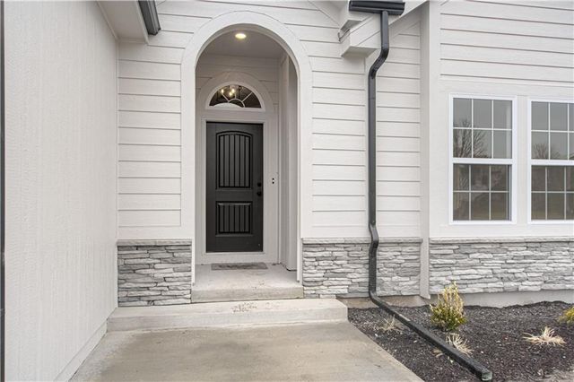 11809 N Wheeling Avenue, Kansas City, MO 64156