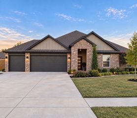1502 S 72nd Place, Broken Arrow, OK 74014