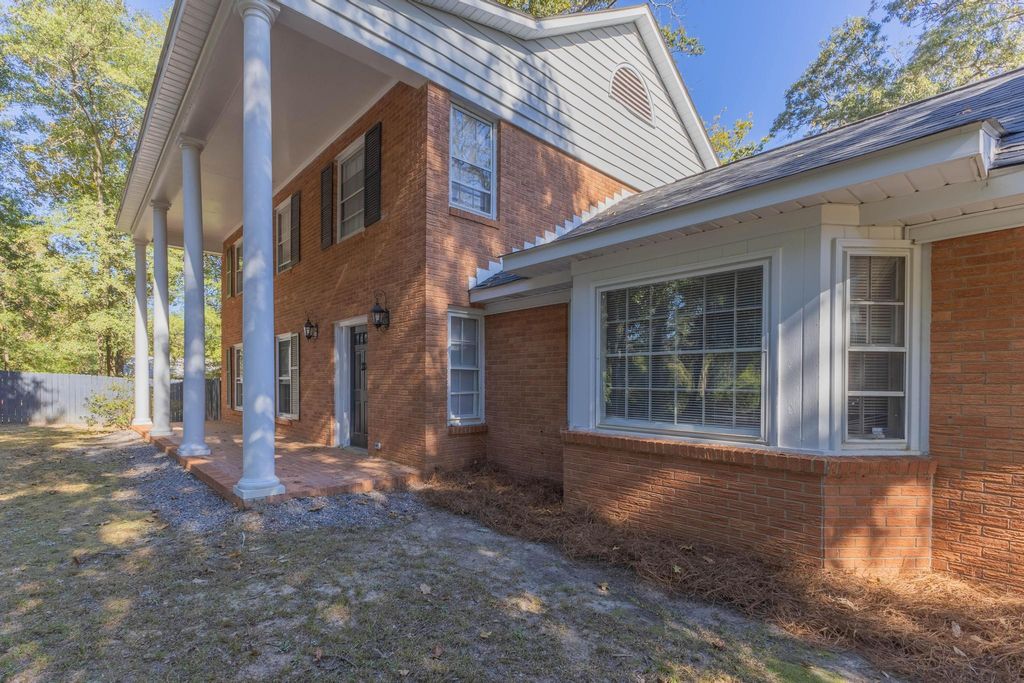 118 SE Barnard Avenue, Aiken, SC 29801