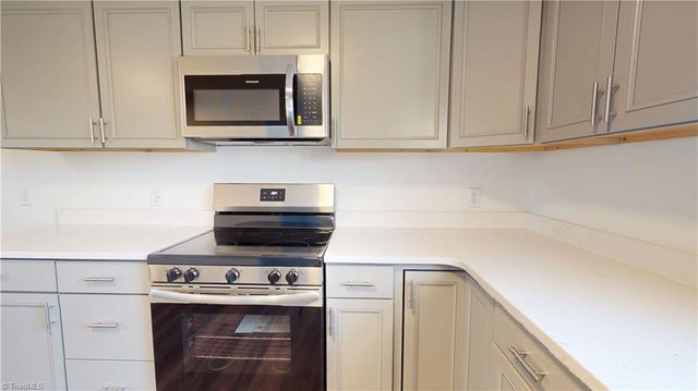 140 Hidden Hills Drive, Kernersville, NC 27284