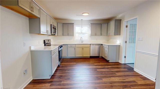 140 Hidden Hills Drive, Kernersville, NC 27284