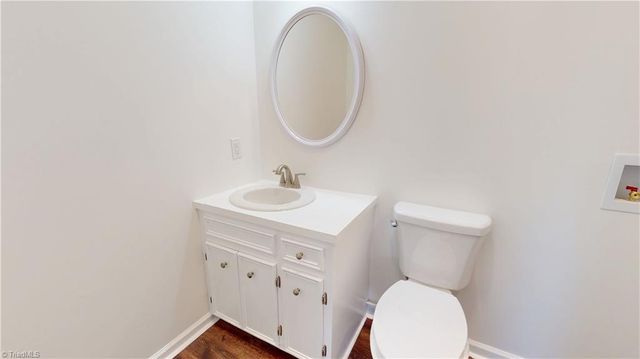 140 Hidden Hills Drive, Kernersville, NC 27284