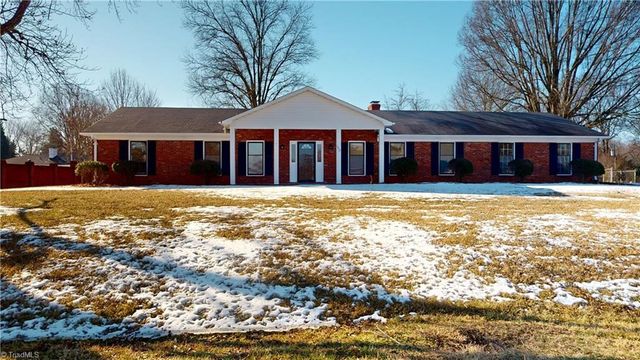 140 Hidden Hills Drive, Kernersville, NC 27284