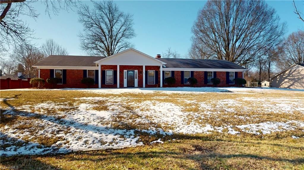 140 Hidden Hills Drive, Kernersville, NC 27284