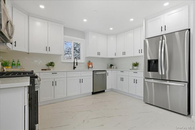 557 Southside Avenue, Freeport, NY 11520