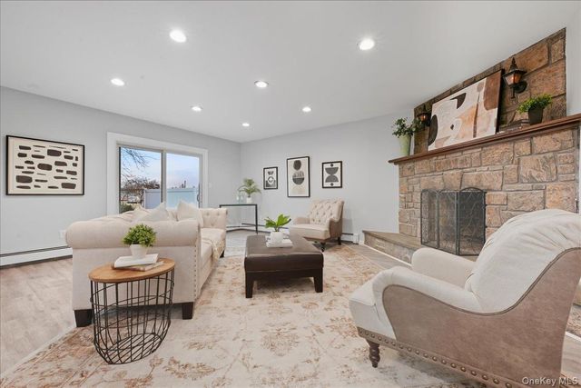 557 Southside Avenue, Freeport, NY 11520