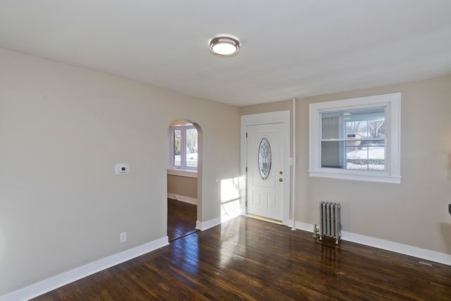 566 Broadway St, Chicopee, MA 01020