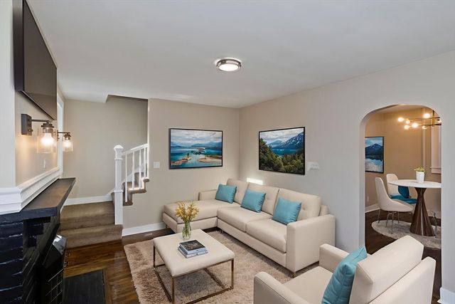 566 Broadway St, Chicopee, MA 01020