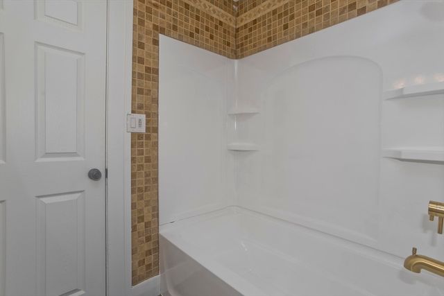 566 Broadway St, Chicopee, MA 01020