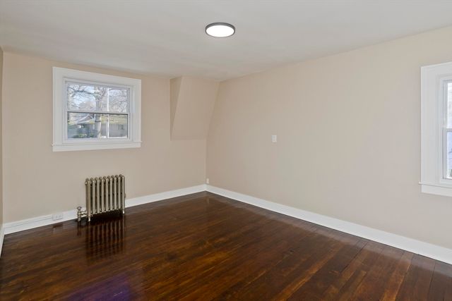 566 Broadway St, Chicopee, MA 01020