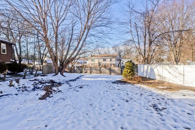 566 Broadway St, Chicopee, MA 01020